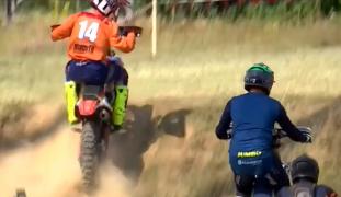 Cât costă echipamentul pentru copiii pasionaţi de motocross. Părinţii spun că merită fiecare leu