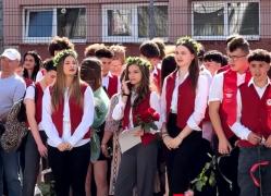 Elevii şi studenţii au intrat în vacanţă. Festivităţile de final de an, pline de emoţii şi premii