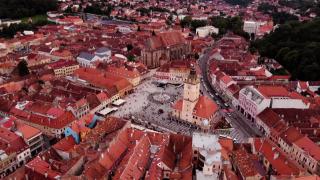 7.000 braşoveni riscă impozite mai mari cu până la 500%. Primăria i-a somat să îşi repare faţadele caselor