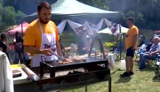 Premiul pentru cea mai bună varză călită se dispută în Maramureş. 12 echipe de bucătari luptă pentru trofeu