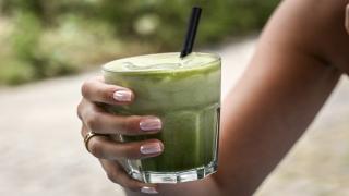 Matcha, pudra japoneză de ceai verde, face furori în România