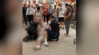 Chemaţi pentru un individ înarmat cu un cuţit în magazin, la Năvodari, poliţiştii au mai dat de un scandalagiu