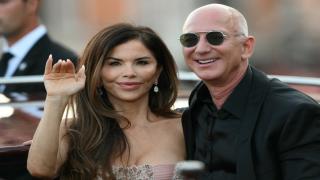 Ce decizie ar fi luat Bezos şi Lauren Sanchez în privinţa contractului prenupţial, înaintea sosirii la Veneţia