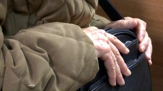 O bunică s-a trezit pe un site de escorte fără voia ei. Anunţul ar fi fost postat de un vecin