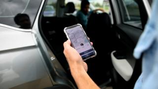 Taxi sau ridesharing. Cum alegi varianta mai ieftină și cum te ferești de țepe în oraș