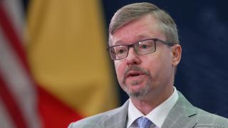 EXCLUSIV. Însărcinatul cu afaceri al Ambasadei SUA, despre vize, noul Guvern şi oraşul care l-a fascinat