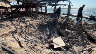 Israel a folosit o bombă de 230 kg pentru a lovi o cafenea din Gaza. Sunt cel puţin 20 de morţi