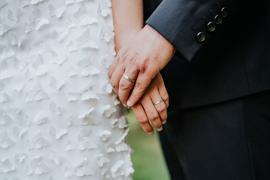 Adio nunților cu sarmale și sute de invitaţi. Ce preferă tinerii în 2025 pentru ziua cea mare