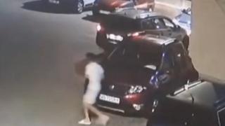 Tânăr de 20 de ani din Alba, înjunghiat într-o scară de bloc de rivalul său. Atacul, surprins de camere