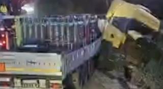 O camionetă care transporta butelii cu gaz, accident pe DN 58 în Timiş