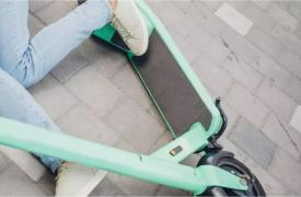 O tânără de 14 ani din Odobeşti, în stare gravă după un accident cu trotineta electrică