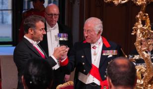 Emmanuel Macron, schimb inedit de replici cu Regele Charles în timpul banchetului de la Palatul Windsor