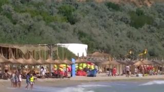 Plaja Tuzla a ajuns printre cele mai căutate de pe litoral. Care sunt preţurile la şezlonguri şi băuturi