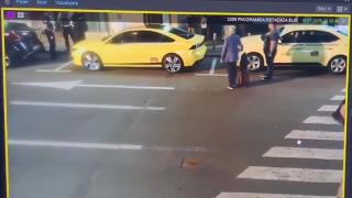 Momentul în care Dacian Cioloş e refuzat de un taximetrist la aeroportul Otopeni. Sancţiunea primită de şofer