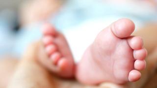 Ce arată autopsia bebeluşului născut în vasul de toaletă și abandonat acolo de propria mamă, în Timișoara