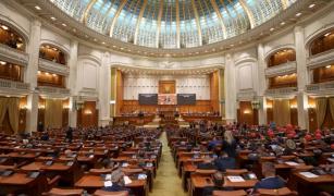 Moţiunea de cenzură împotriva Guvernului Bolojan a picat. A strâns doar 134 de voturi