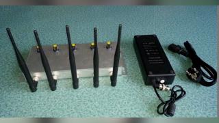 Profesoară, acuzată că a folosit un dispozitiv de bruiaj în timpul examenelor de la USV Iaşi