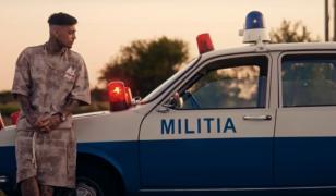 Albert NBN, care a înjurat România la Beach Please, a rămas fără permis. Ar fi făcut slalom printre maşini