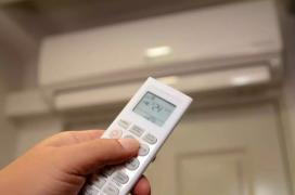 Cu cât sare preţul unei camere de hotel la mare, dacă are aer condiţionat şi balcon. Facilităţile taxate extra