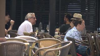 Doar 1 român din 10 cere mâncarea rămasă la pachet. Mulţi se tem să fie consideraţi săraci