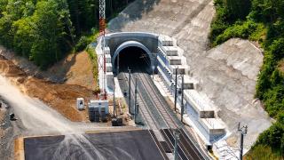 Tunelul feroviar Bătuța din Arad, deschis pentru circulaţie după 6 ani de întârzieri. Se vor atinge 160 km/h