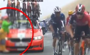 Spectatoare rănită la Turul Franţei după ce a fost lovită de BMW-ul de suport al uneia dintre echipe