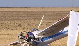 Un tânăr de 24 de ani a murit după ce a căzut cu planorul în Olt. Emanuel visa să fie pilot profesionist