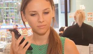 Cum a rescris Gen Z modul în care vorbim la telefon. Părinţii tinerilor sunt derutaţi