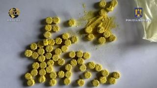 Droguri cu logo de acadele, noul trend în rândul adolescenților. Bomboanele halucinogene pot fi fatale