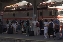 Program redus la 4 zile pentru angajaţii CFR. Salariile scad cu 20%