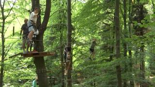 Locul în care zeci de turişti israelieni, suedezi sau americani vin să trăiască adrenalina românească