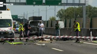 Tragedie în Italia. Doi oameni au murit după ce avionul lor de mici dimensiuni a căzut pe autostradă