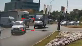 Un bătrânel de 90 de ani a scăpat ca prin minune, după ce a fost lovit în plin de un camion, în Argeş