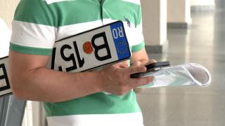 Schimbări la înmatricularea maşinilor. Ce trebuie să facă şoferii pentru a intra în posesia plăcuţelor auto