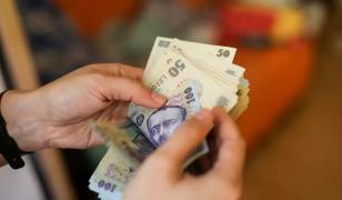 S&P păstrează perspectiva negativă pentru România, în ciuda măsurilor Guvernului, dar nu ne duce la junk