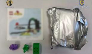 Droguri ascunse în cutii de jucării. Captură impresionantă a poliţiştilor clujeni într-un colet din Olanda