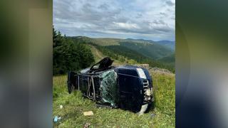 Poliţist aflat în timpul liber, salvator pentru victimele unui accident produs în Munţii Maramureşului