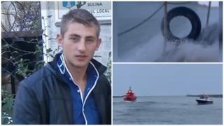Filmul tragediei din Delta Dunării: 4 morţi, inclusiv un copil de 3 ani, după ce barca lor s-a răsturnat