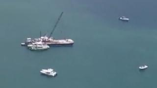 Doi copii morţi şi doi în stare gravă, după ce o barjă le-a izbit barca, lângă Miami. Toţi au sub 12 ani