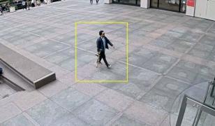 Filmul atacului din New York, soldat cu 4 morţi. Momentul în care atacatorul intră cu arma în clădire