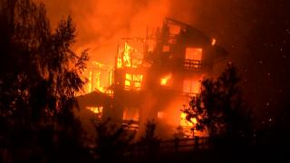 "Am plâns. Totul a ars în câteva ore". Un supraviețuitor din Colectiv a fost voluntar la incendiul din Râșnov