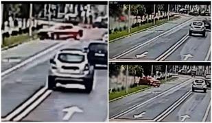 Momentul când şoferul din Alba pierde controlul volanului şi spulberă două femei pe trotuar