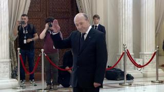 Gestul făcut de Traian Băsescu la catafalcul lui Ion Iliescu