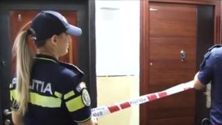 Bătrână din Piteşti, atacată cu cuţitul de propriul soţ. Femeia de serviciu a găsit-o rănită pe scara blocului