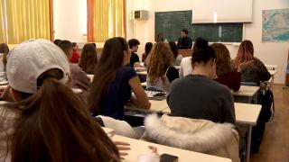 18 şcoli testează un nou sistem de învăţare: trei zile la cursuri şi două zile de proiecte