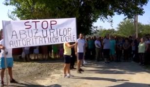Proteste la Bumbești-Jiu: Localnicii se plâng de poluarea provocată de camioanele carierelor din zonă