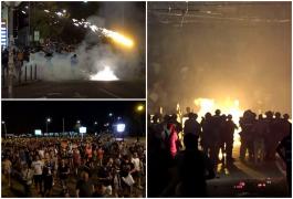 Sârbii își dezlănțuie furia față de Vucic în stradă. Au incendiat sediile partidelor aflate la guvernare