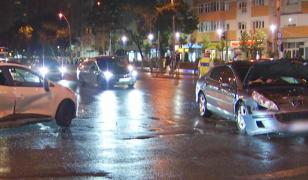 Accident pe Calea Rahovei din Capitală. Două persoane au ajuns la spital, după ce un şofer a trecut pe roşu