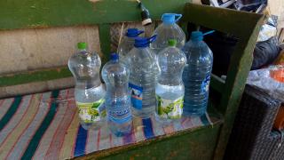 Două localități din Satu Mare, fără apă potabilă de aproape o lună. Oamenii trăiesc "ca în Evul Mediu"