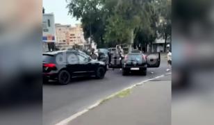 Bătaie cu săbii şi topoare, în plină stradă, între două clanuri din Brăila
